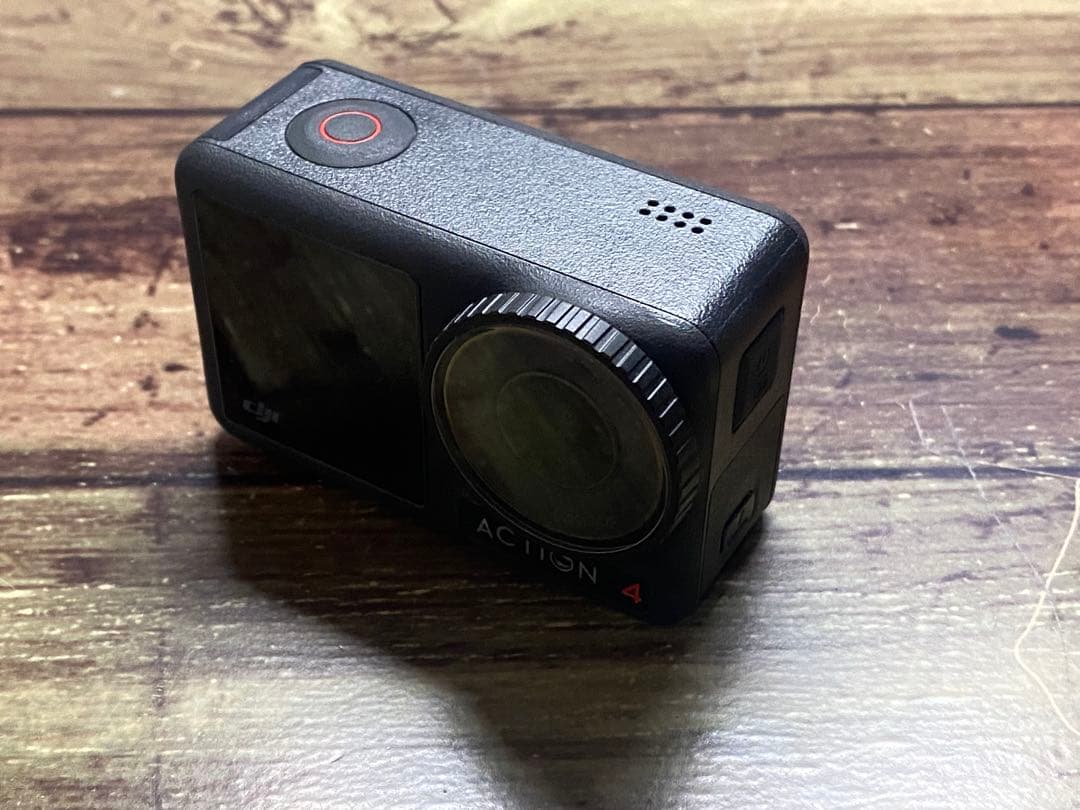 DJI ACTION 4 アクションカメラ 本体と付属品