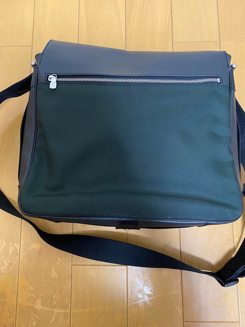 ◾️LOUIS VUITTON タイガルイヴィトンヴィクトール ショルダーバッグ ◾️LOUIS VUITTON タイガルイヴィトンヴィクトール ショルダーバッグ