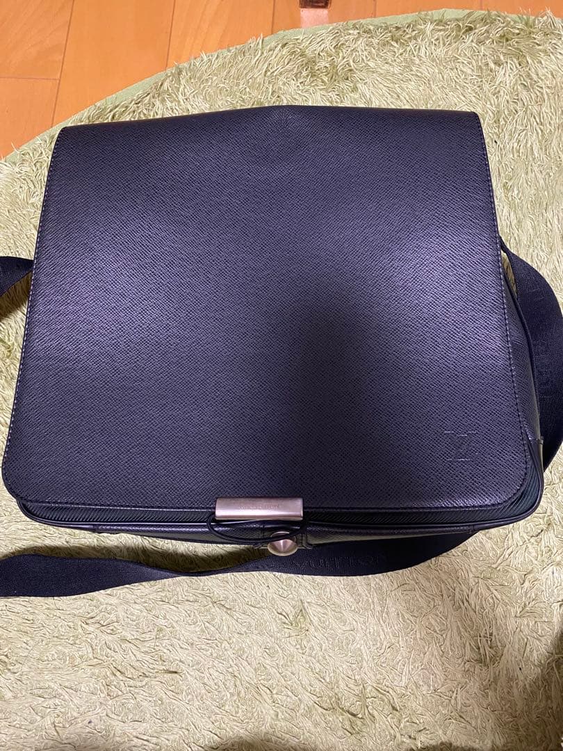 ◾️LOUIS VUITTON タイガルイヴィトンヴィクトール ショルダーバッグ ◾️LOUIS VUITTON タイガルイヴィトンヴィクトール ショルダーバッグ