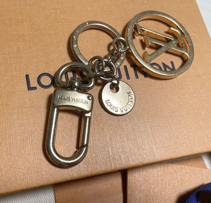 美品】ルイヴィトン バッグ チャーム キーホルダー LV サークル - メルカリ 美品】ルイヴィトン バッグ チャーム キーホルダー LV サークル - メルカリ