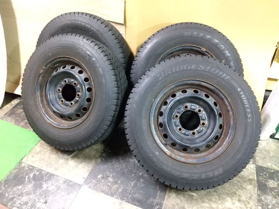 ハイエース スタッドレス４本 ブリヂストン VL1 185/80r15 鉄チン付