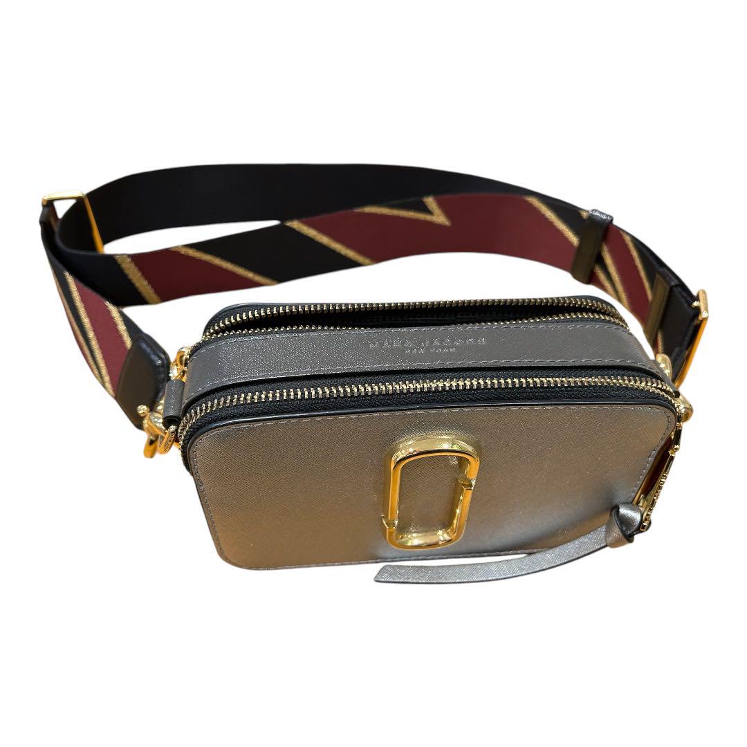 Marc Jacobs シルバー ボディバッグ バッグ Marc Jacobs シルバー ボディバッグ バッグ