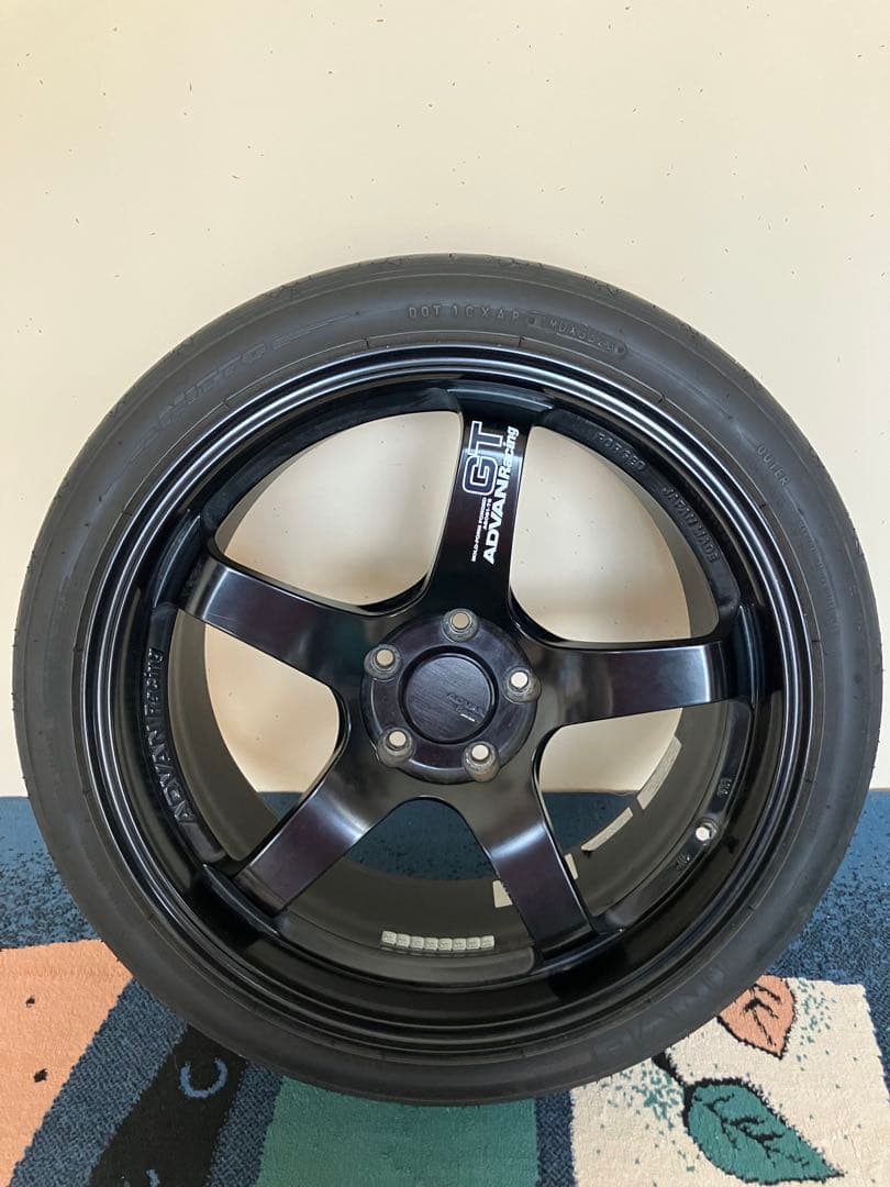 ADVAN GT 19インチ ブラックホイール