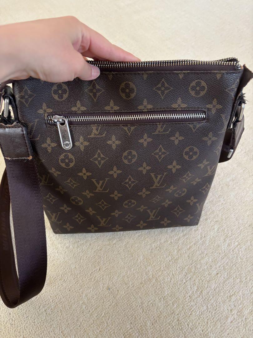 LOUIS VUITTON バッグ