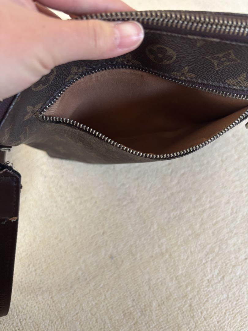 LOUIS VUITTON バッグ