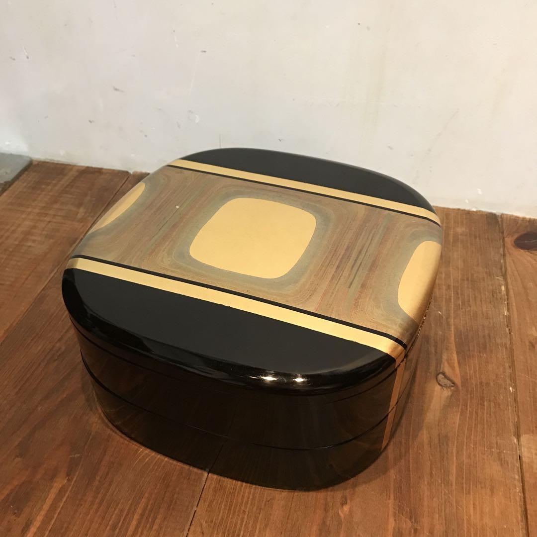 美品　工芸品　金沢金銀箔工芸　重箱　二段重　特徴的な色合いとデザインが印象的な