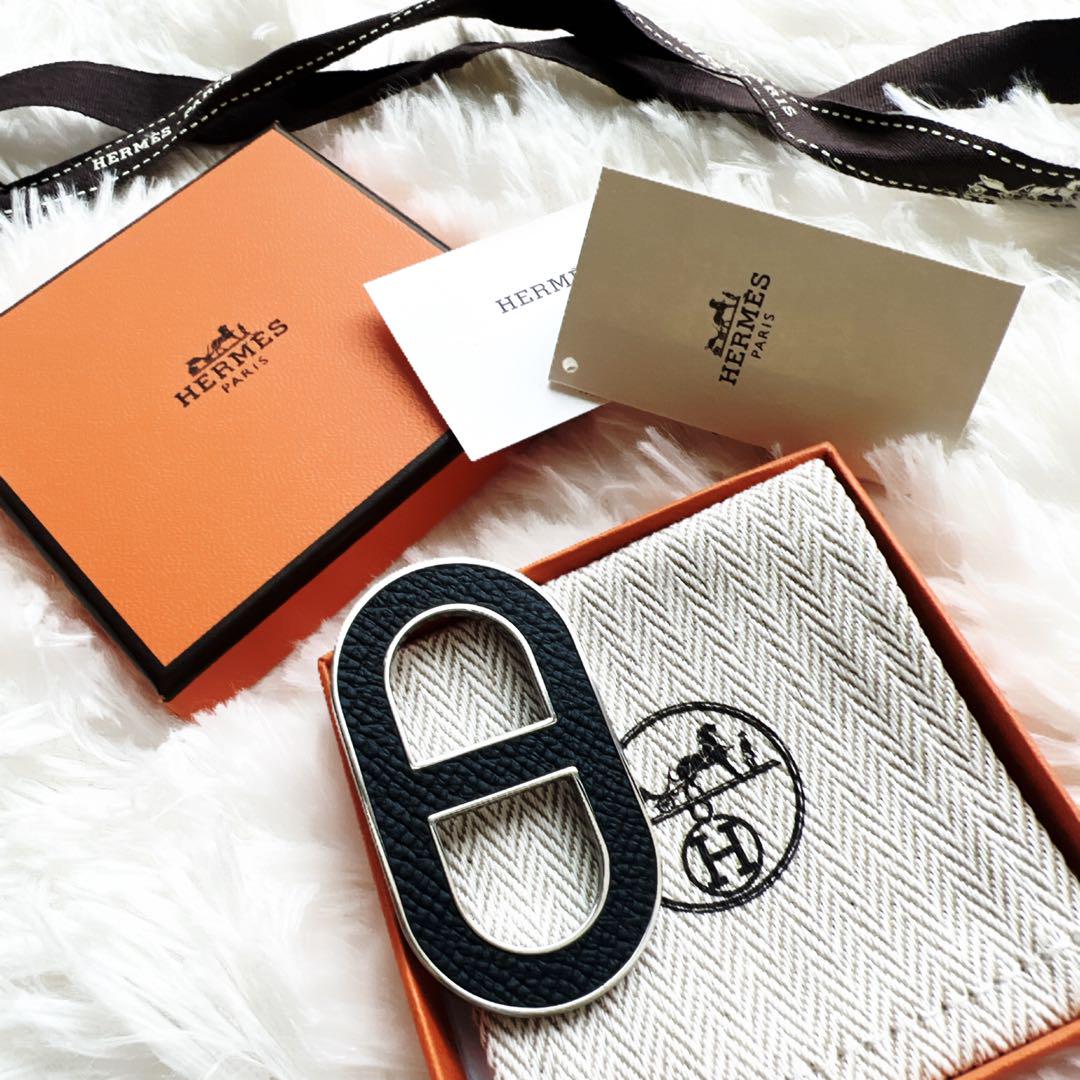 新品未使用　エルメス　シェーヌダンクル　ブローチ　マイヨン HERMES - エルメス ブローチ 《シェーヌダンクル》 ノワール の