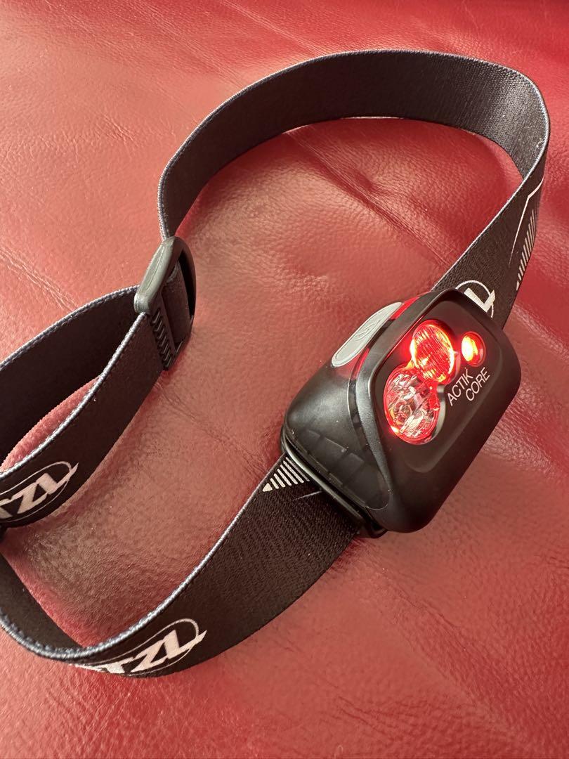 Petzl ACTIK CORE ヘッドライト