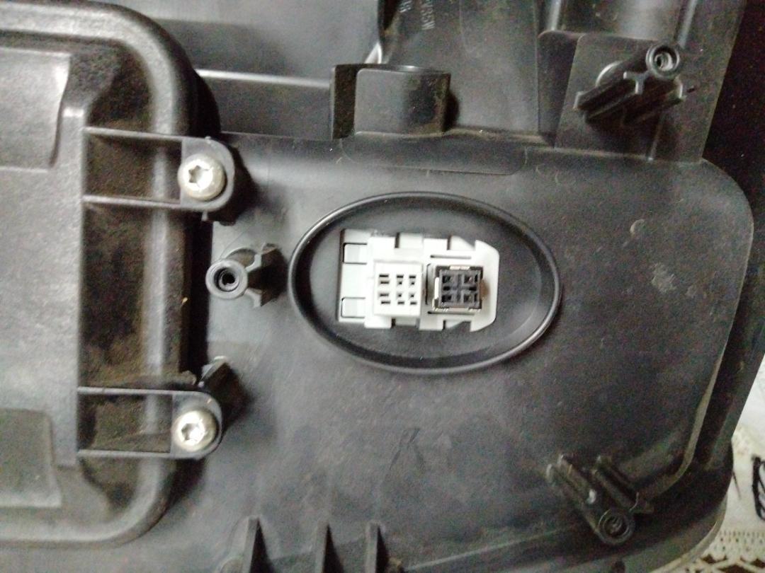 シ*ル様 スズキ エブリィ DA17W 純正 左右ヘッドライトです。