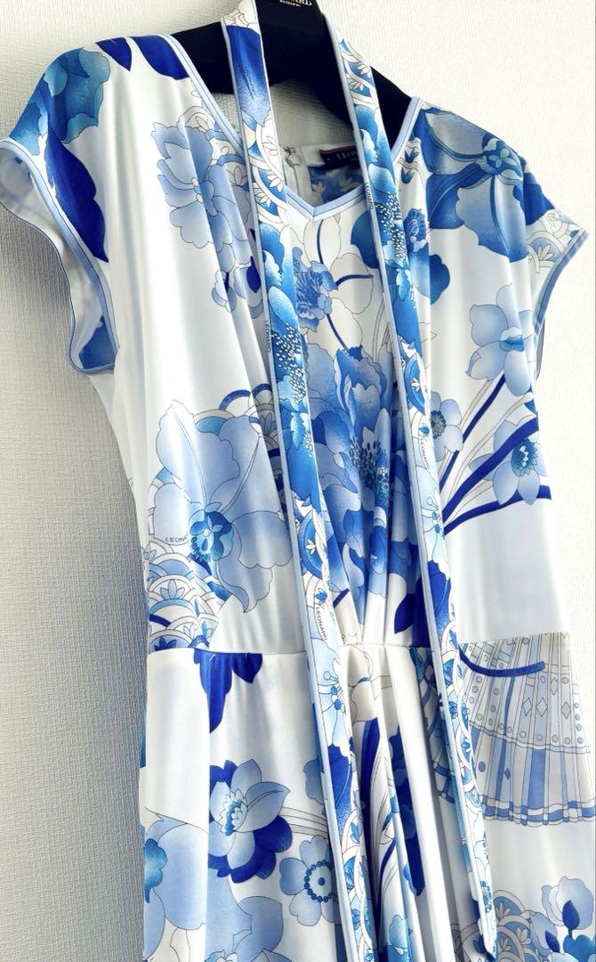 近年美品☆LEONARD☆ブルー系人気花柄カンカンワンピース　40 白