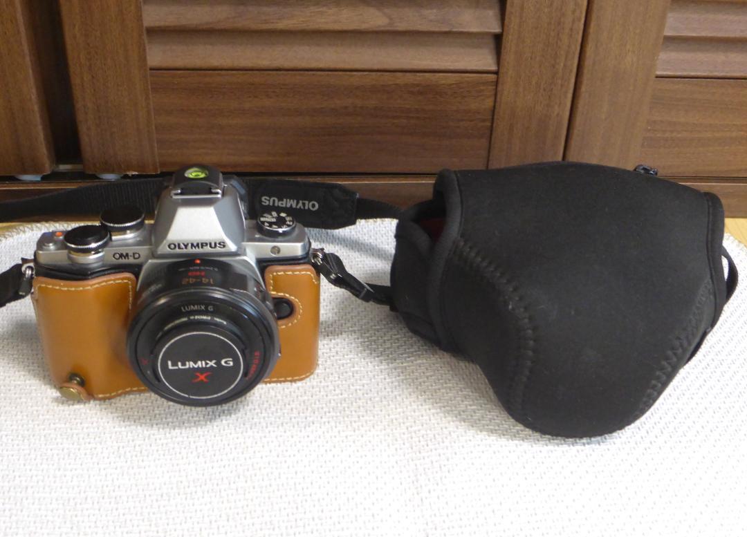 OLYMPUS OM-D E-M10 ミラーレス一眼/付属品多数あり