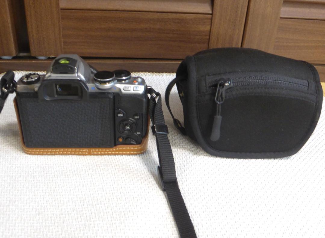 OLYMPUS OM-D E-M10 ミラーレス一眼/付属品多数あり