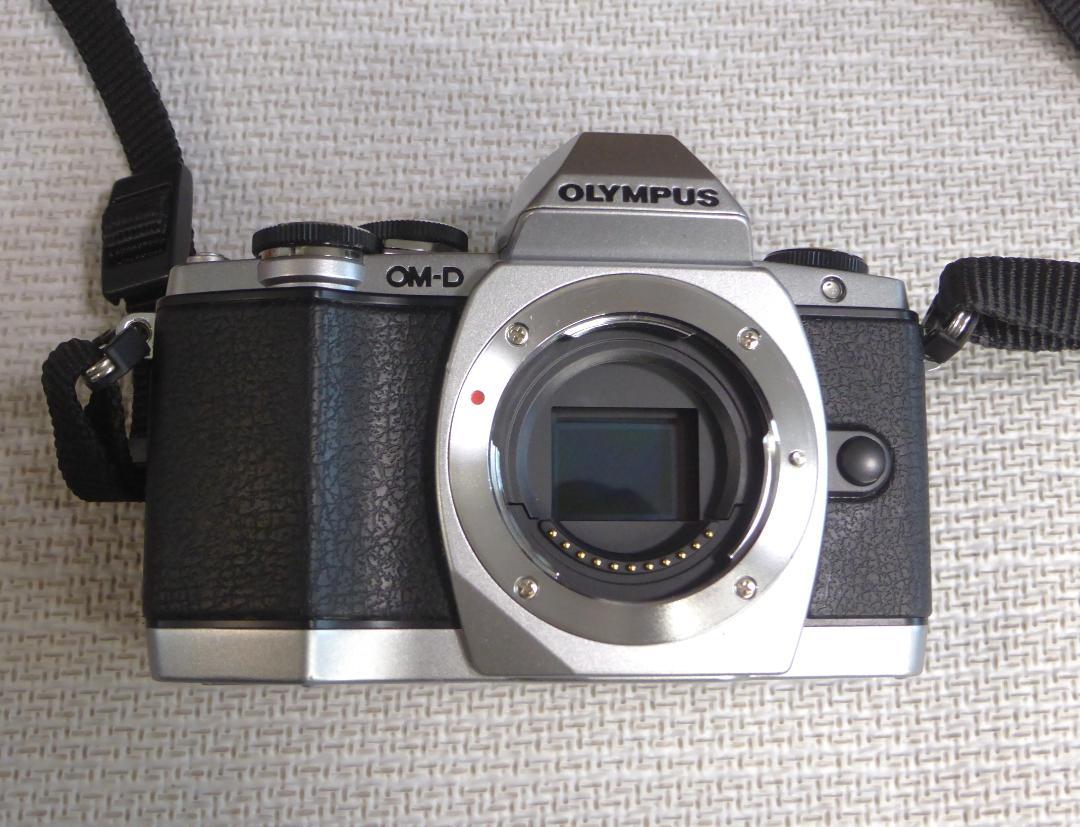 OLYMPUS OM-D E-M10 ミラーレス一眼/付属品多数あり