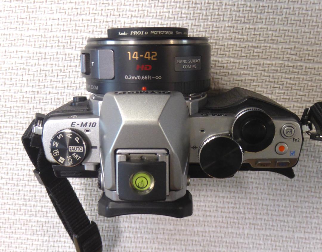 OLYMPUS OM-D E-M10 ミラーレス一眼/付属品多数あり