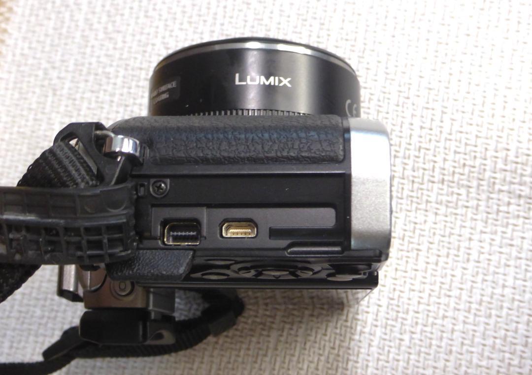 OLYMPUS OM-D E-M10 ミラーレス一眼/付属品多数あり