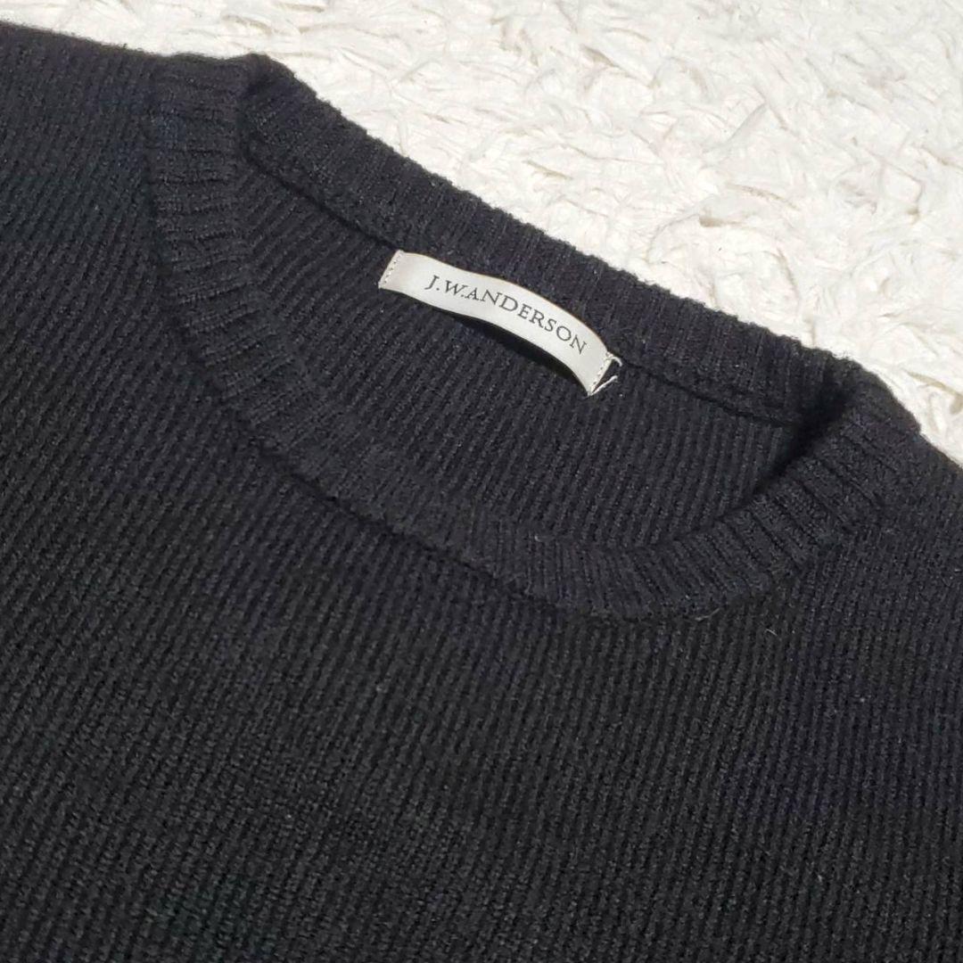 美品 S J.W.アンダーソン ウール100 ロゴ 長袖 ニット 黒 イギリス製 美品 S J.W.アンダーソン ウール100 ロゴ 長袖 ニット 黒 イギリス製