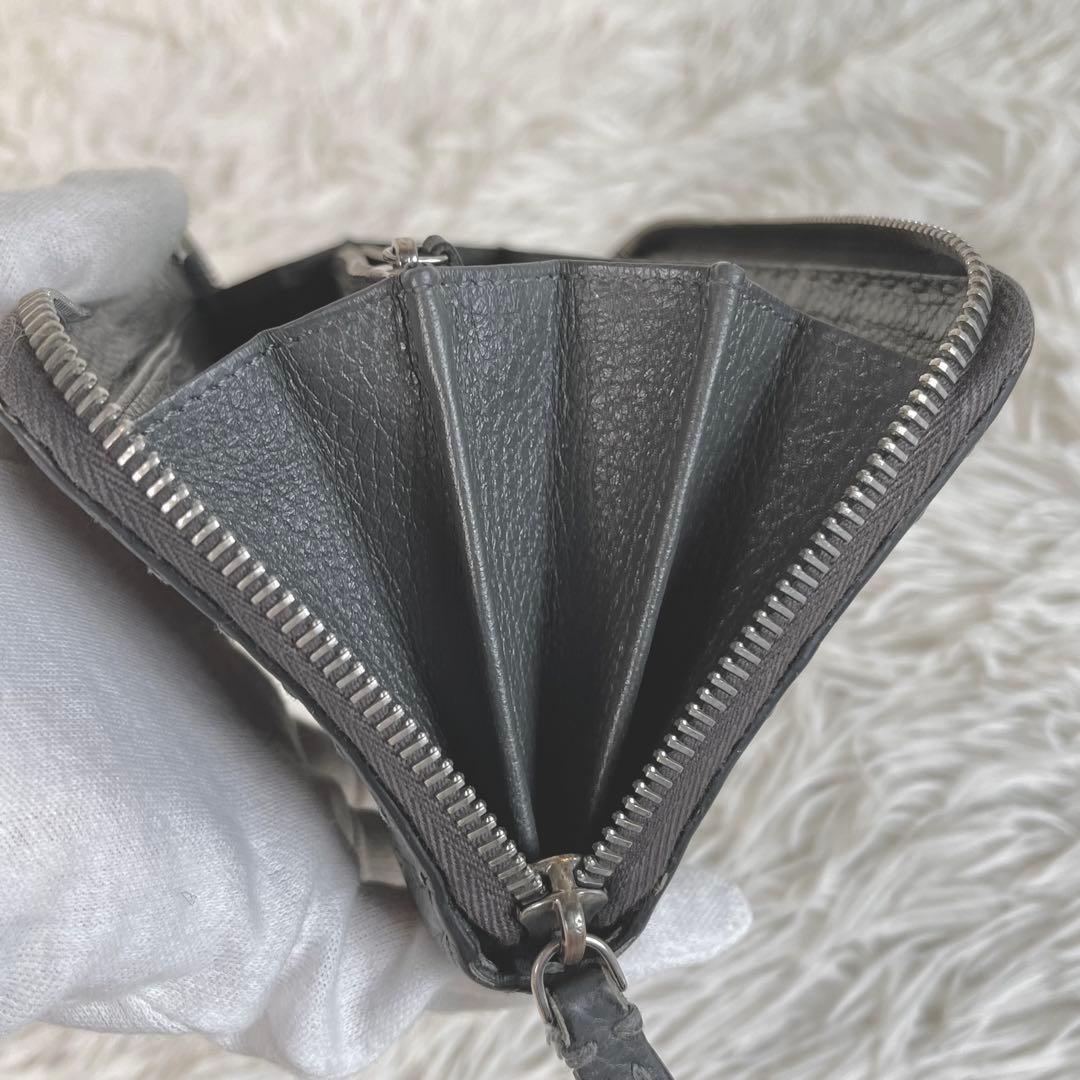 美品　FENDI 長財布　セレリア　レザー　ラウンドファスナー　グレー