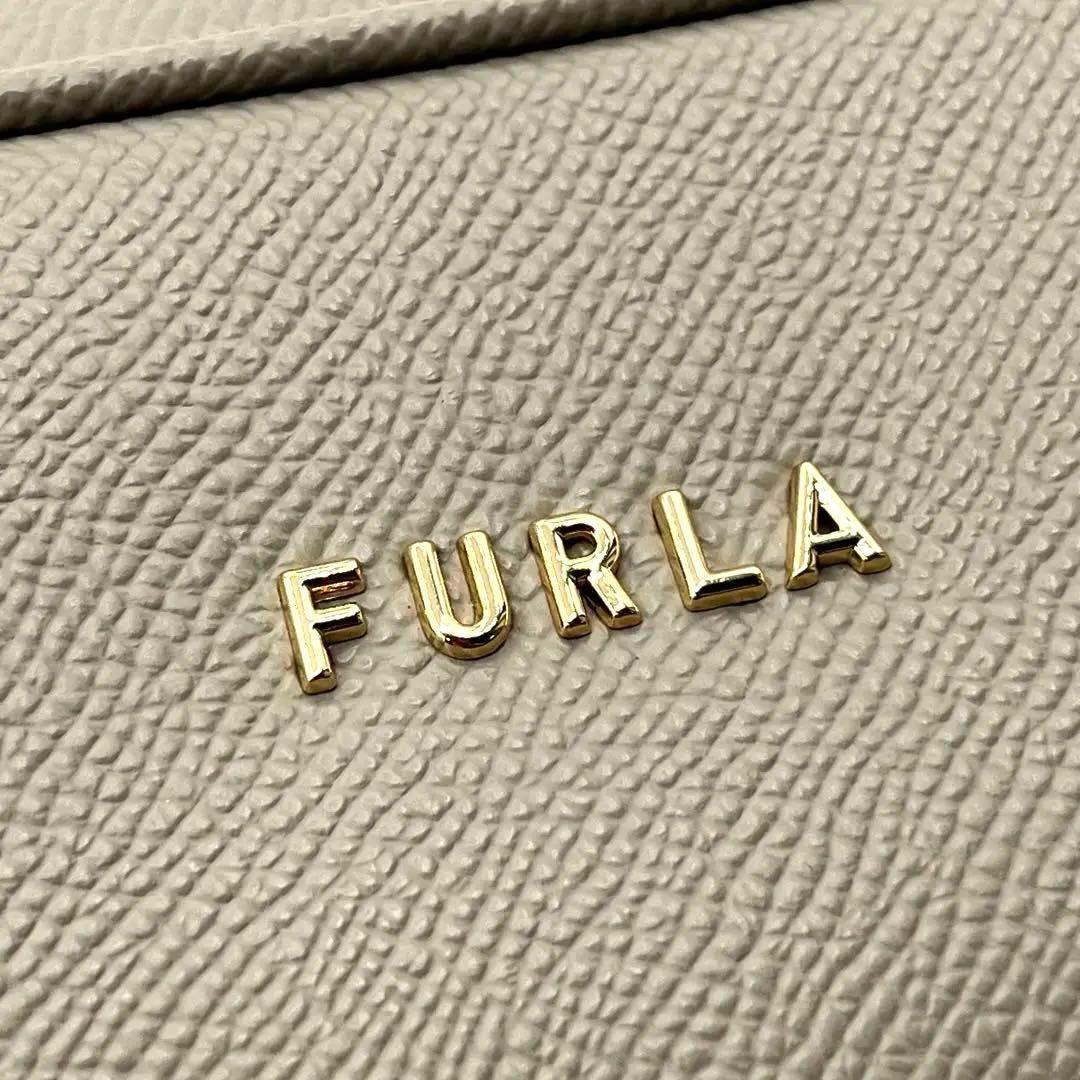 ✨未使用級現行ロゴ✨【フルラ】ショルダーバッグ　グレー　カメラバッグ　リリー