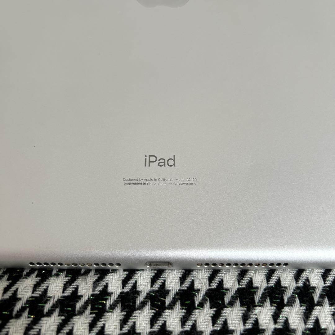 【希少！！】 227【早い者勝ち】電池ほぼ新品☆iPad8 SIMフリー☆ 32GB 第8世代 iPad本体