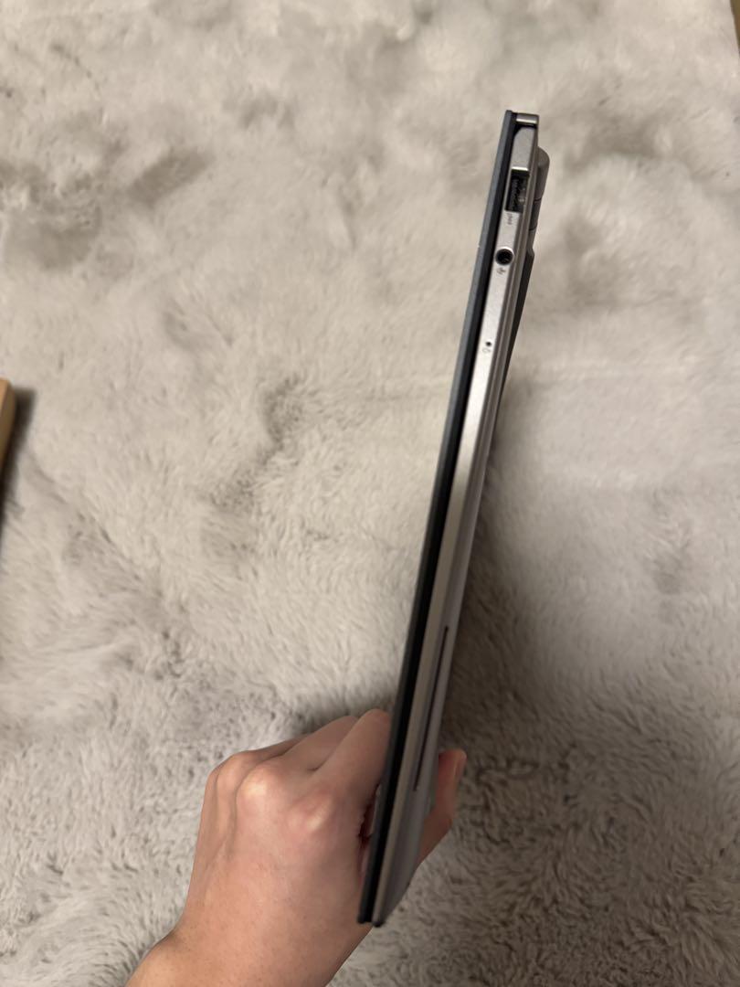 ASUS ZenBook S 13 OLED