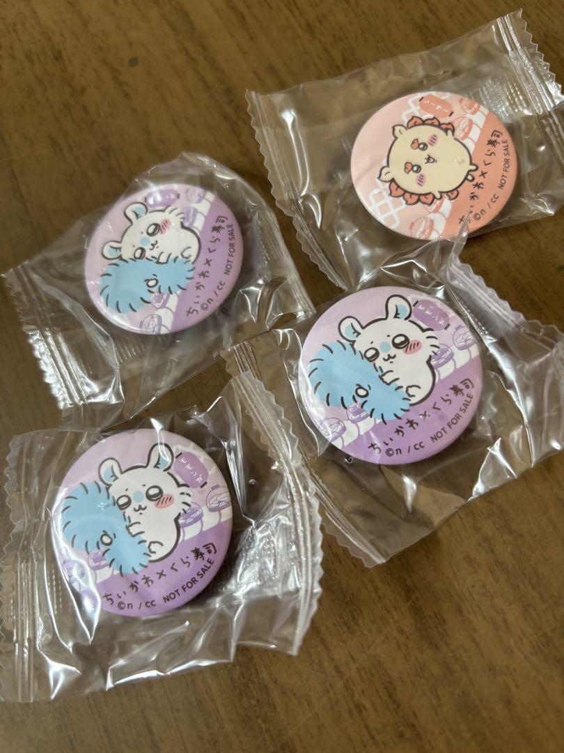 ちいかわ×くら寿司 缶バッジ 4個セット モモンガ×3個 シーサー×1