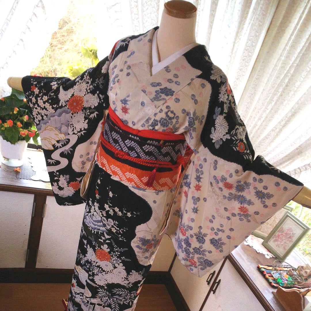 【30％OFF】 きなりと黒の地に艶やかな花模様が美しいアンティークのお 着物・浴衣