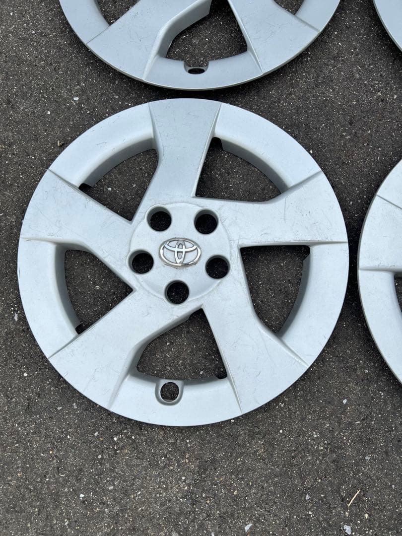 中古 ZVW30 トヨタ プリウス 前期 純正 ホイールキャップ 4枚 中古 ZVW30 トヨタ プリウス 前期 純正 ホイールキャップ 4枚