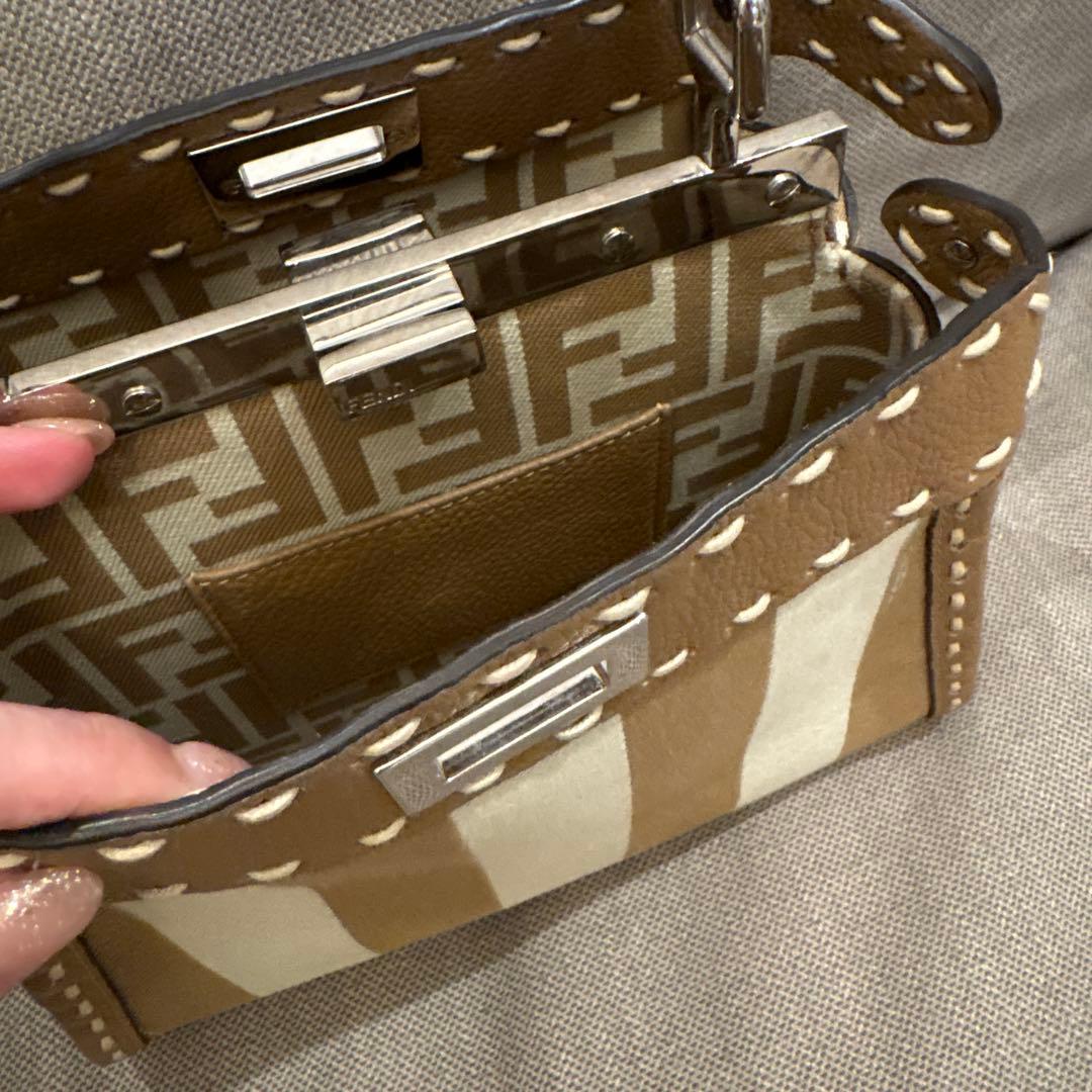バッグ FENDI MINI PEEKABOO