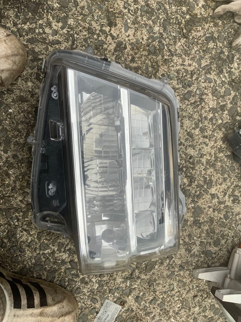 ハウジング穴　ハイゼットカーゴ アトレー 純正 左 助手席 LED ヘッドライト