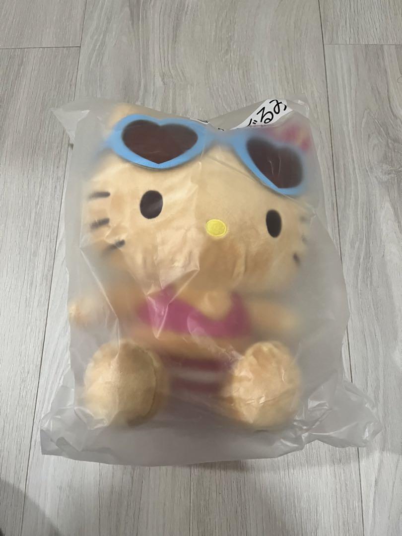 ハローキティ サングラス付きぬいぐるみ - メルカリ