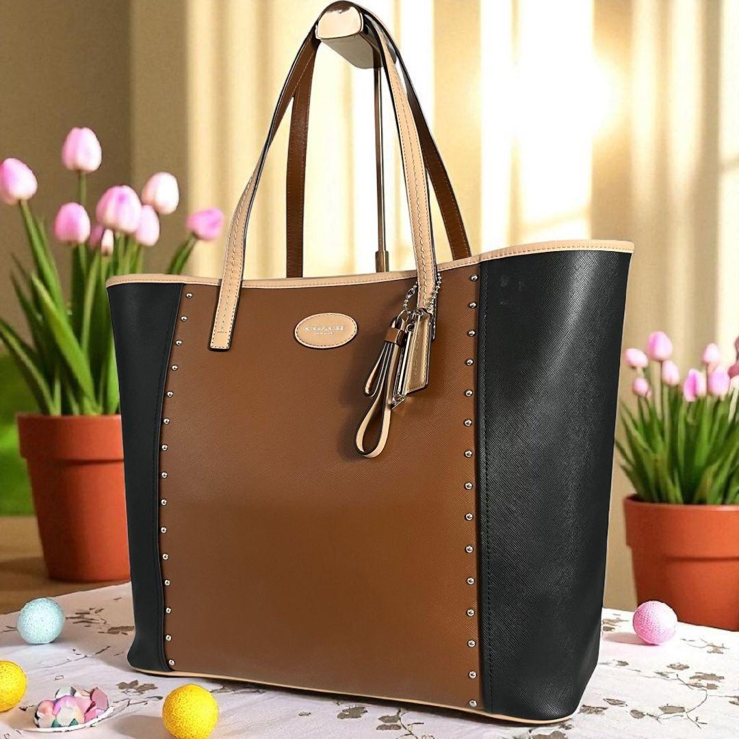 COACH  美品　バイカラー　トートバッグ　早いもの勝ち COACH 美品 バイカラー トートバッグ 早いもの勝ち - メルカリ