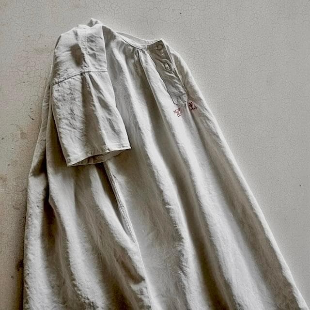 フランス 1900s 手織リネン 装飾的モノグラムとワンピースb アンティーク フランス 1900s 手織リネン 装飾的モノグラムとワンピースb アンティーク