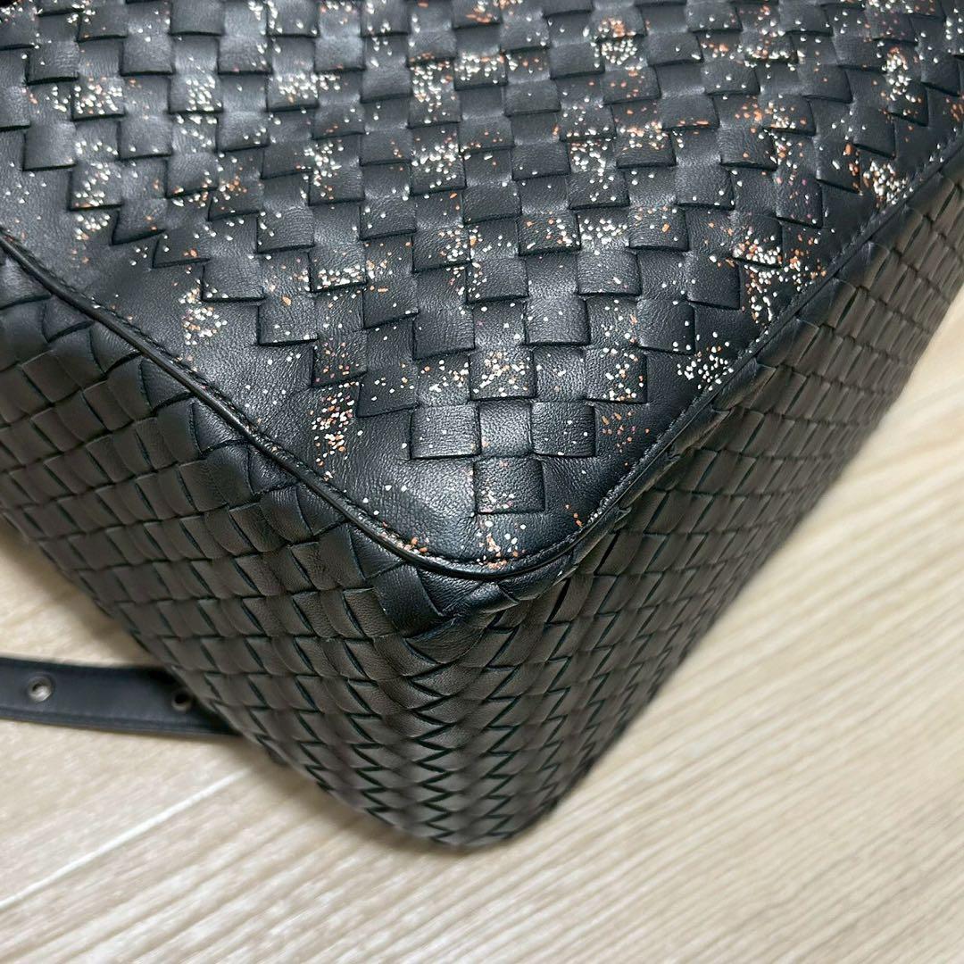 極美品 ボッテガヴェネタ イントレチャート リュック レザー バックパック 黒 極美品 ボッテガヴェネタ イントレチャート リュック レザー バックパック 黒