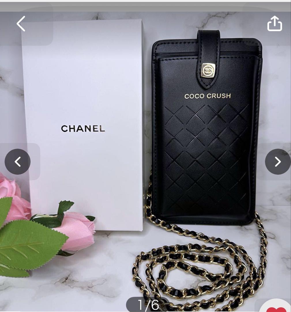 CHANELスマホチェーンケース - メルカリ
