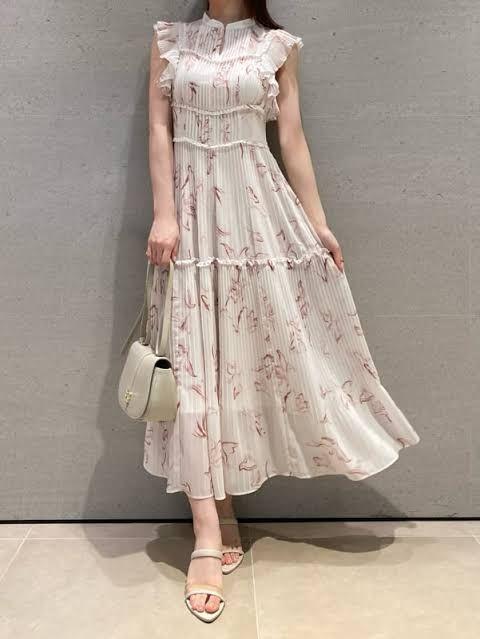 【新品】スナイデル　プリントプリーツワンピース　ピンクベージュ　00サイズ スナイデル SNIDEL 【00サイズあり】プリーツプリントワンピース