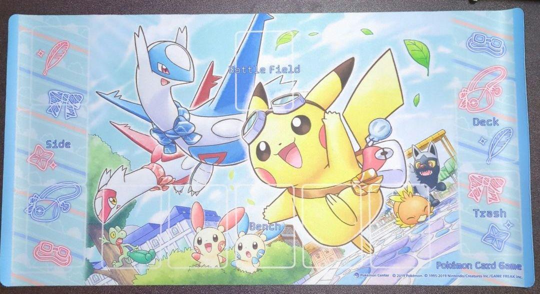 ラバープレイマット ラティアス・ラティオスに乗って - メルカリ