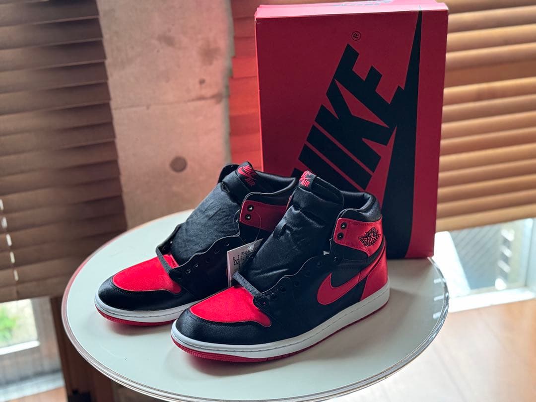 Air Jordan 1 Retro High OG Satin Bred