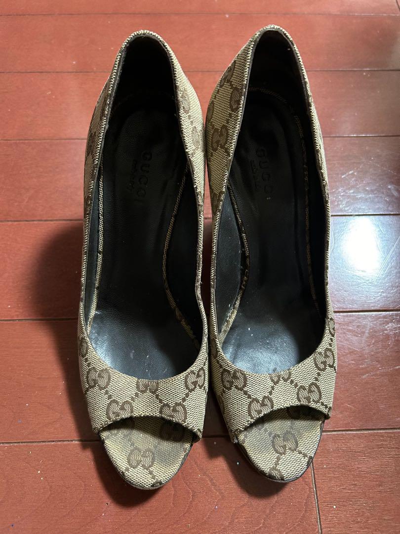 GUCCI オープントゥーパンプス