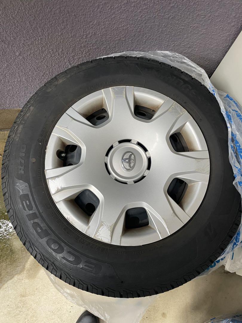 ハイエース　BRIDGESTONE 15インチタイヤ　４本セット