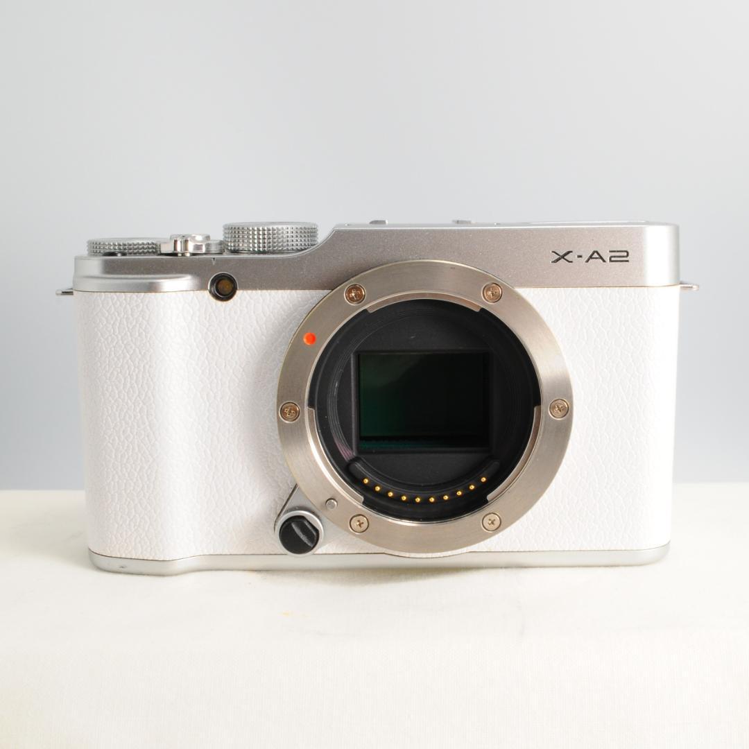★美品★FUJIFILM X-A2 ホワイト レンズキット フジフィルム