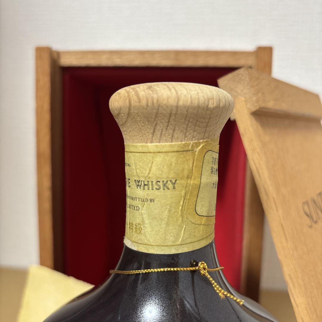 サントリー　ザ　ウイスキー　有田焼　陶器ボトル　木箱付き　未開封　特級