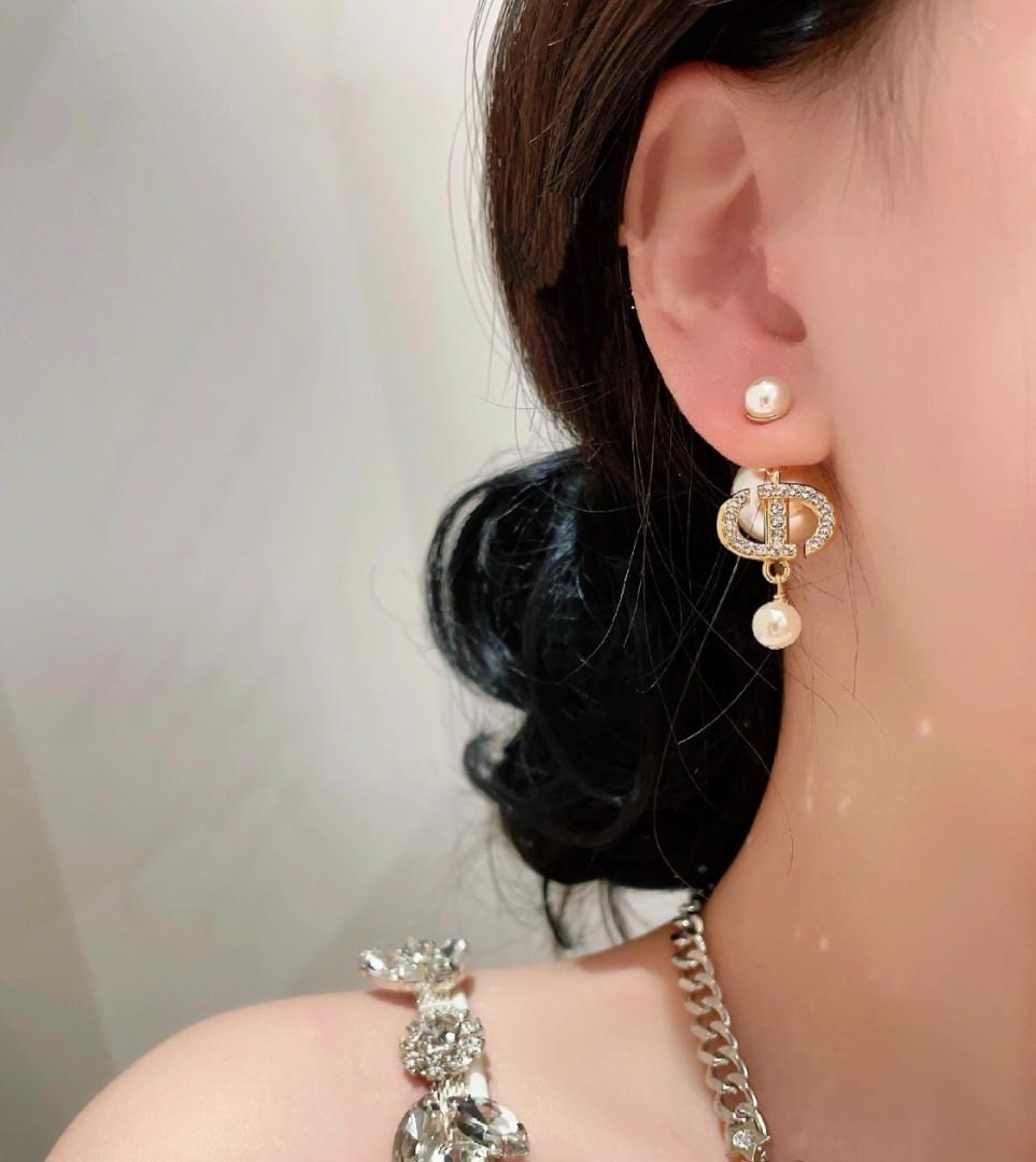 Dior パールクリスタルピアス
