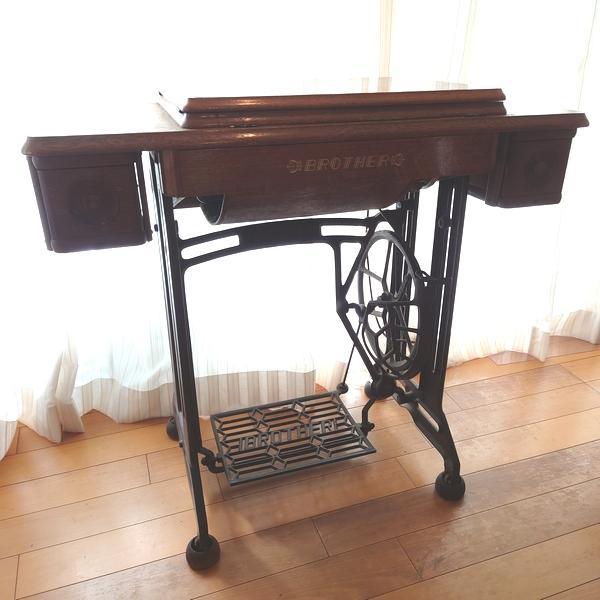 古いBrother 足踏みアンティークミシン　ブラザー　レトロ