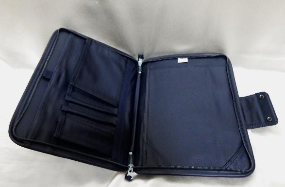 美品LUGGAGE LABELNEW LINERドキュメントケース　クラッチ