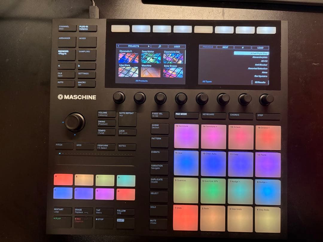 美品 MASCHINE MK3 オーディオ変換ケーブル付き 美品 MASCHINE MK3 オーディオ変換ケーブル付き Native