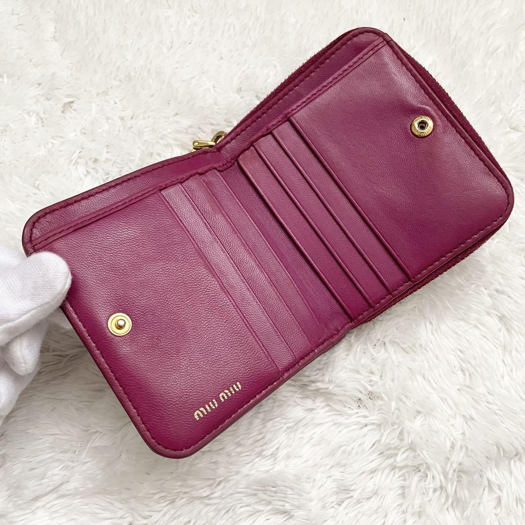 美品✨ミュウミュウ ナッパインプントゥーレ 二つ折り財布 金具