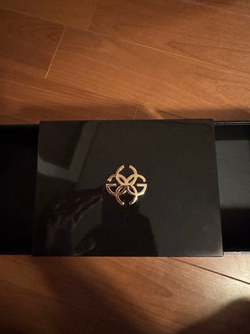 ゴールデンコンセプト　ゴールド角型ケース　専用ケース付き