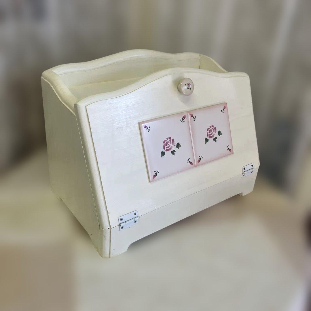 訳あり マニーローズタイルと陶器ノブ付き木製ブレッドボックス