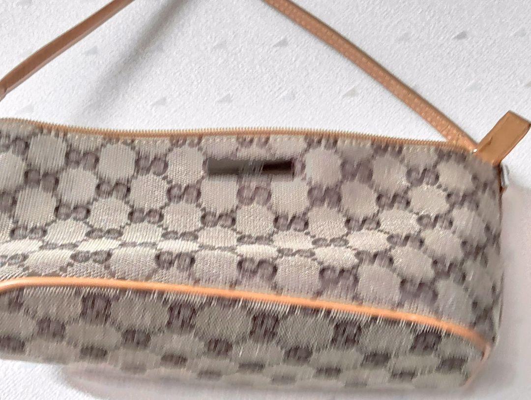 品質のいい GUCCI キャンバスGGパターンポーチ ベージュ