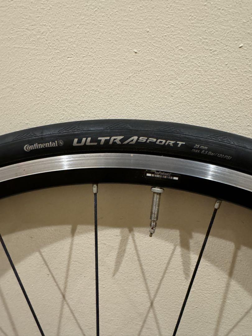 シマノ　RS ホイール　11速105スプロケット付　タイヤ付